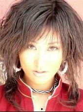 泽旺娜姆个人资料,多才多艺的藏族歌手与公益使者