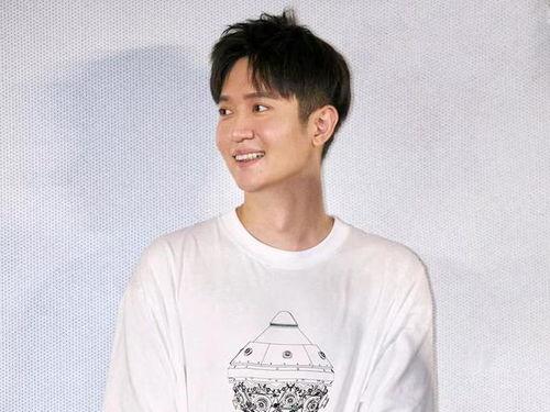 独行演员,演绎孤独与坚韧的舞台传奇